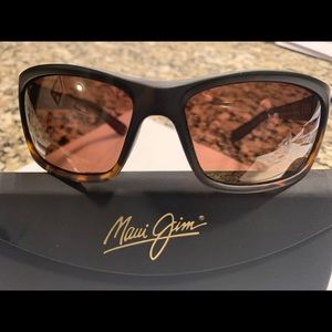 Brand New!! Never used Men’s Maui Jim sunglasses.